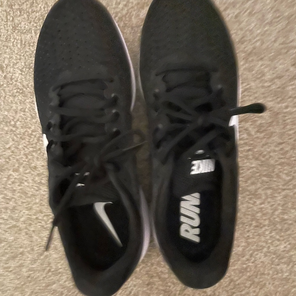 NIKE ZOOM VOMERO 13. NEW NO BOX